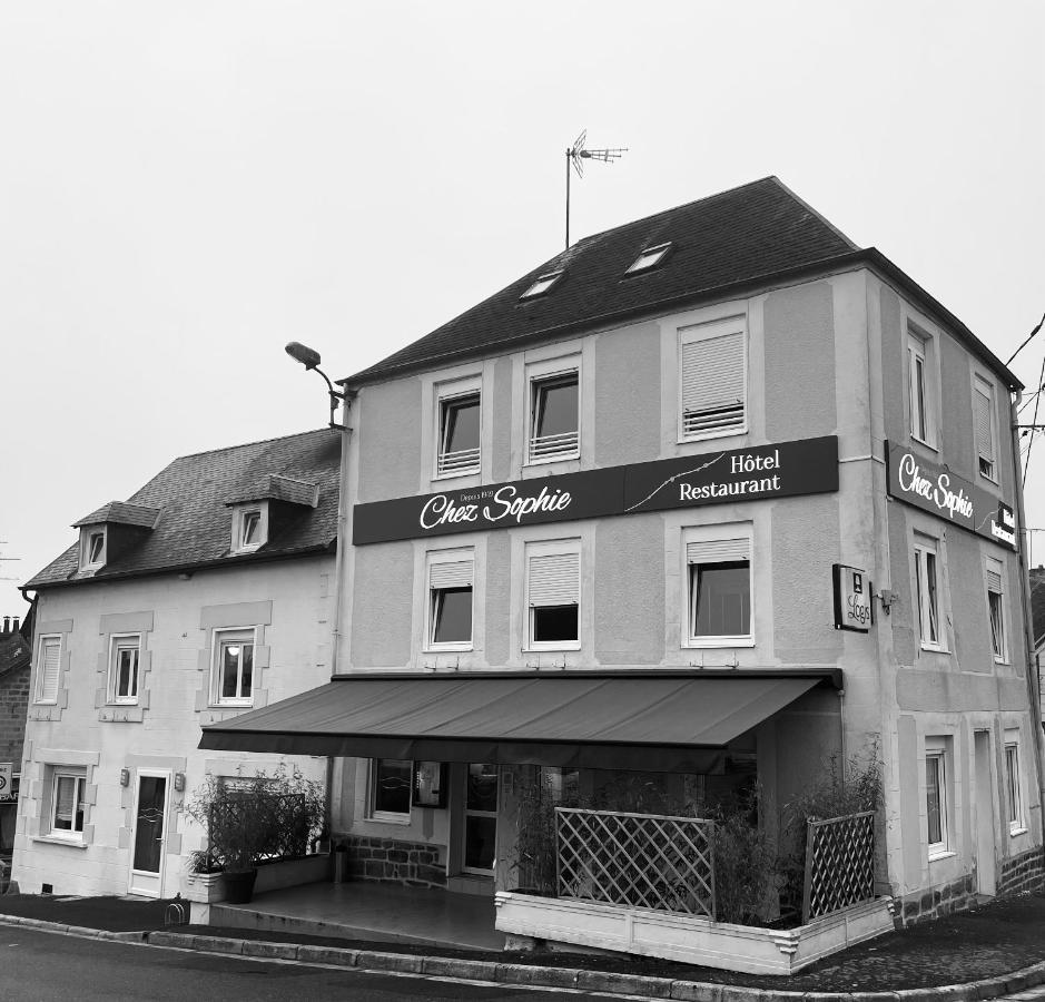 Restaurant Hotel Logis Chez Sophie Briouze 外观 照片